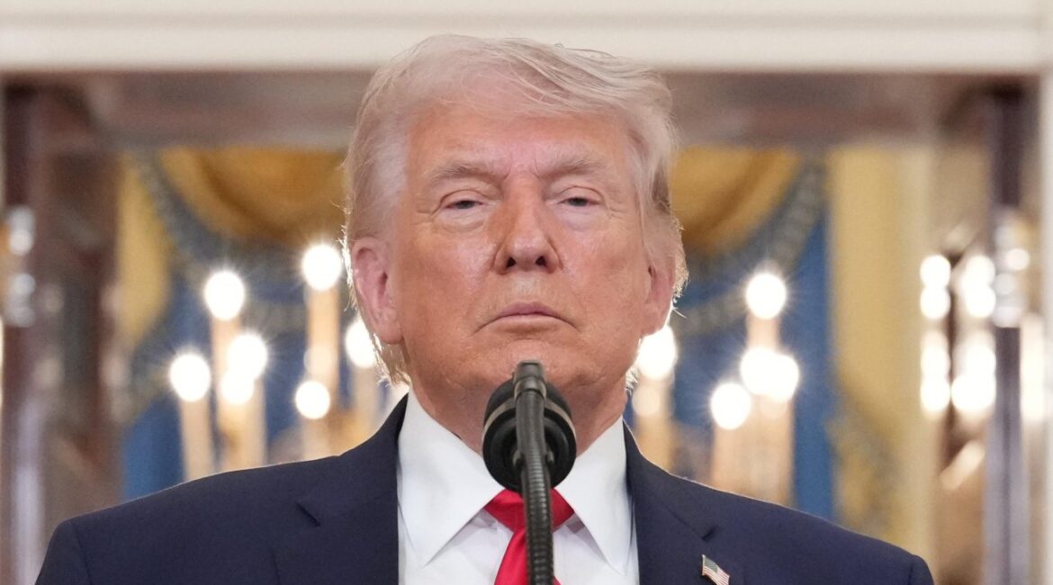 Трамп отказывается прогнозировать, как Вашингтон поступит с пропавшим пилотом