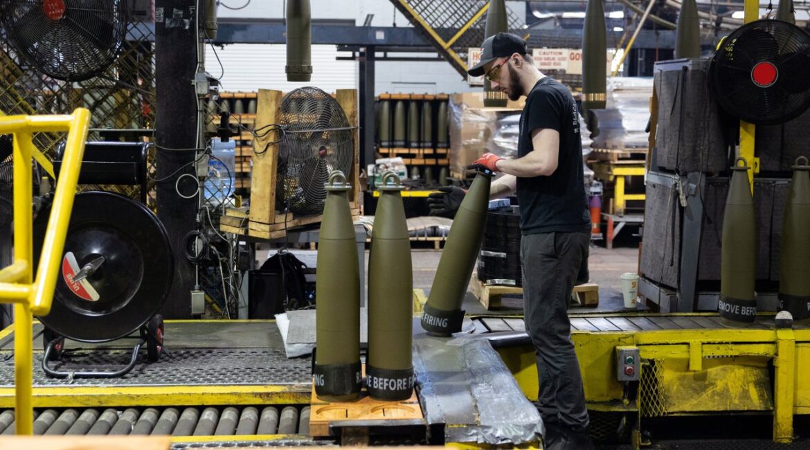 Германия переориентирует свою промышленность с автомобилей на оружие