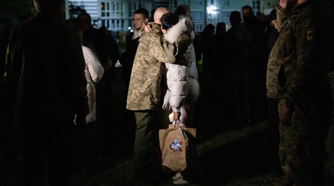 Россия и Украина обменялись военнопленными до временного прекращения огня