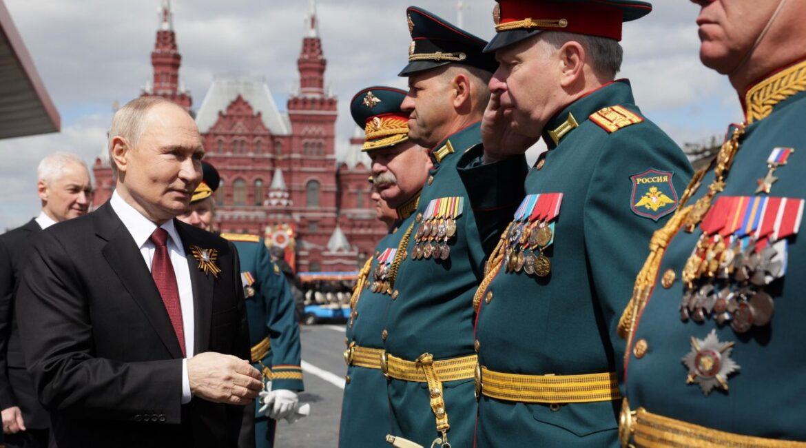 Россия отказывается от парада Победы?