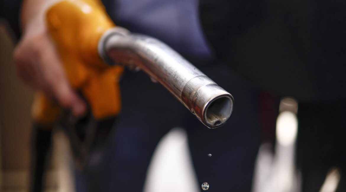 Цены на топливо в Хорватии с завтрашнего дня упадут до 7 центов