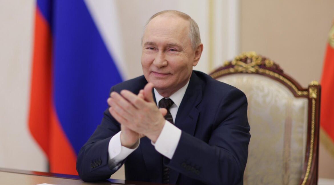 Россия приветствует прекращение огня в Иране и надеется, что США возобновят переговоры с Украиной