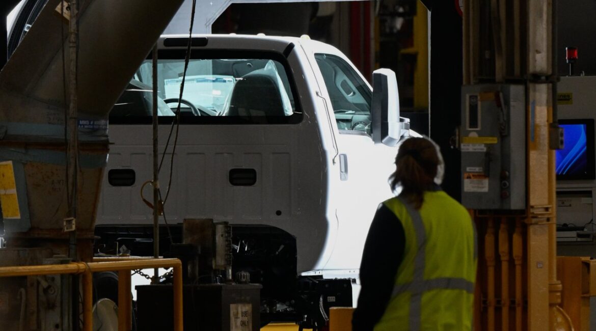 Производственная активность в США в марте выросла