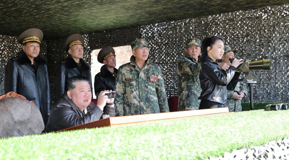 Разведка Южной Кореи: дочь Ким Чен Ына — верная наследница