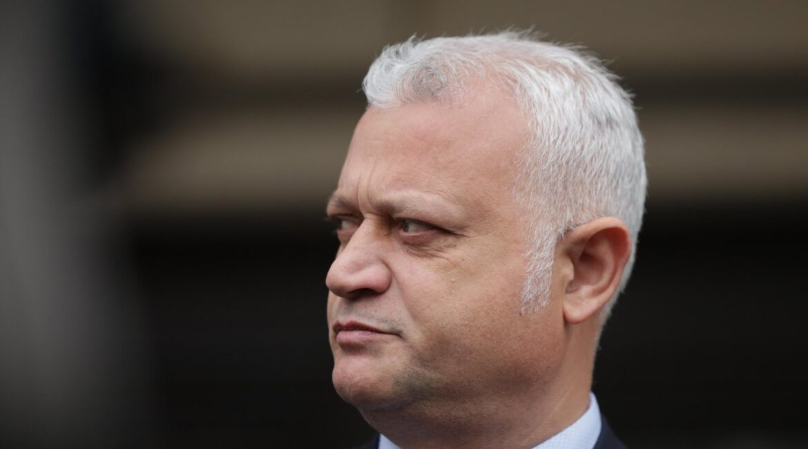 Эмиль Дечев пообещал: завтра в 20:01 он раскроет партии, покупающие голоса