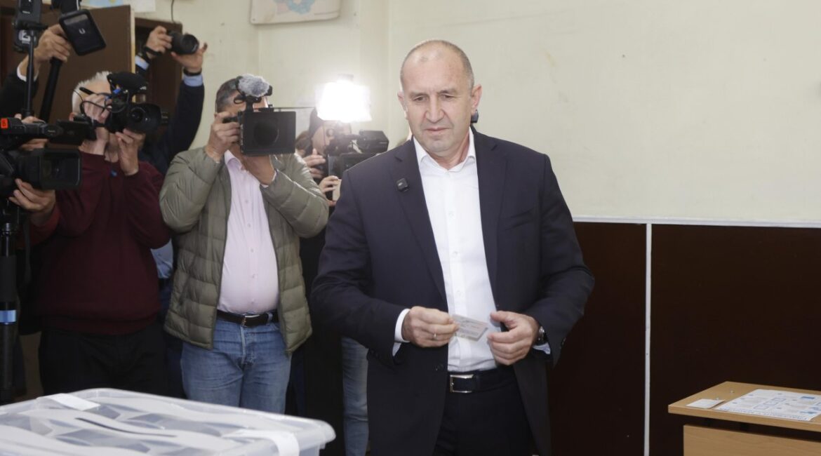 Румен Радев: Мы готовы к различным вариантам, чтобы иметь стабильное правительство