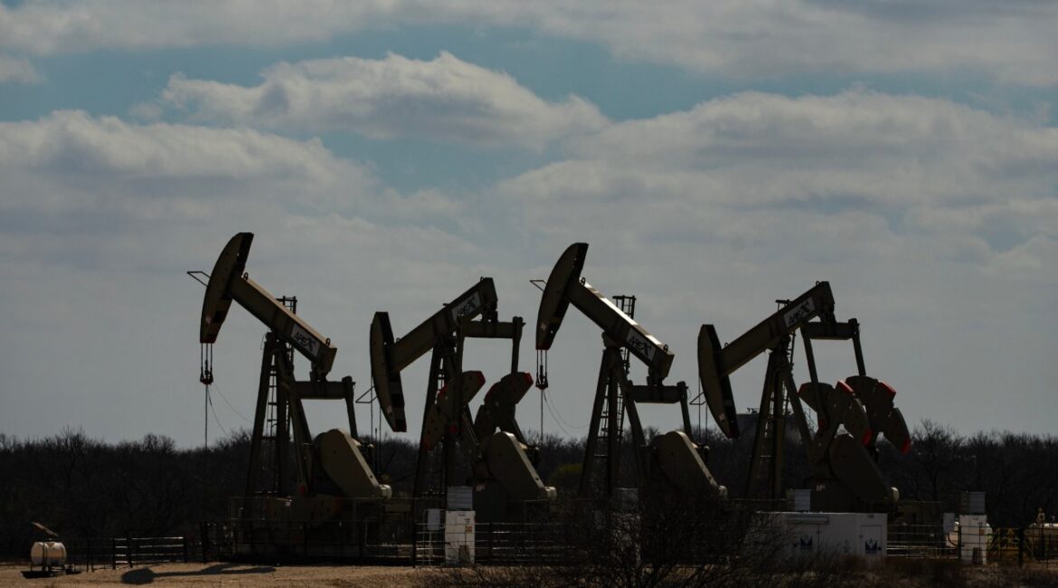 Цены на нефть растут после новых ударов по объектам Саудовской Аравии*