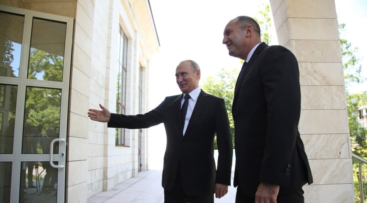 Мировые СМИ: в Болгарии побеждает пророссийский кандидат, обещающий бороться с коррупцией