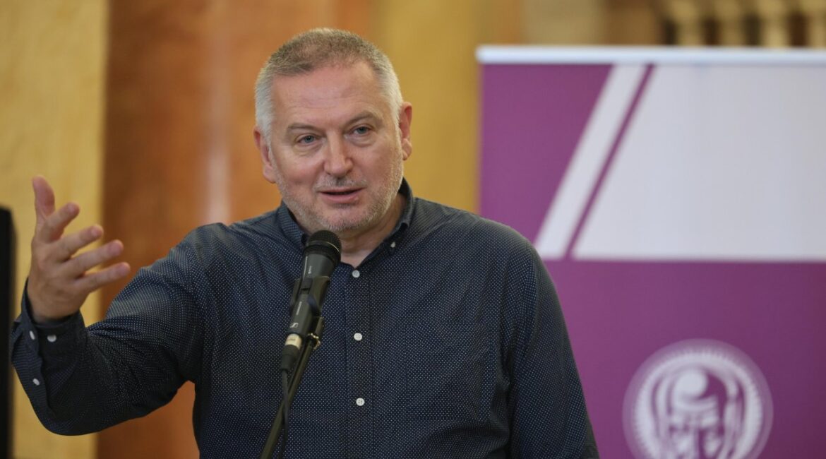 Роман Георгия Господинова «Садовник и смерть» получил испанскую премию.