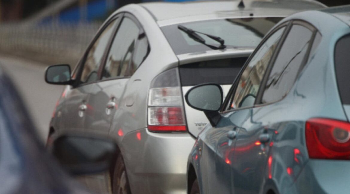 Изотермическое одеяло, перчатки: Греция с новыми требованиями к аптечкам в автомобилях