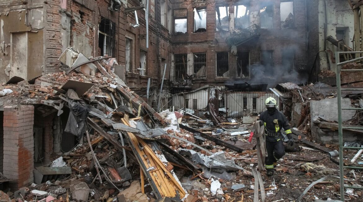 Мощные российские ракетные удары и удары беспилотников по Украине: погибло по меньшей мере 14 человек