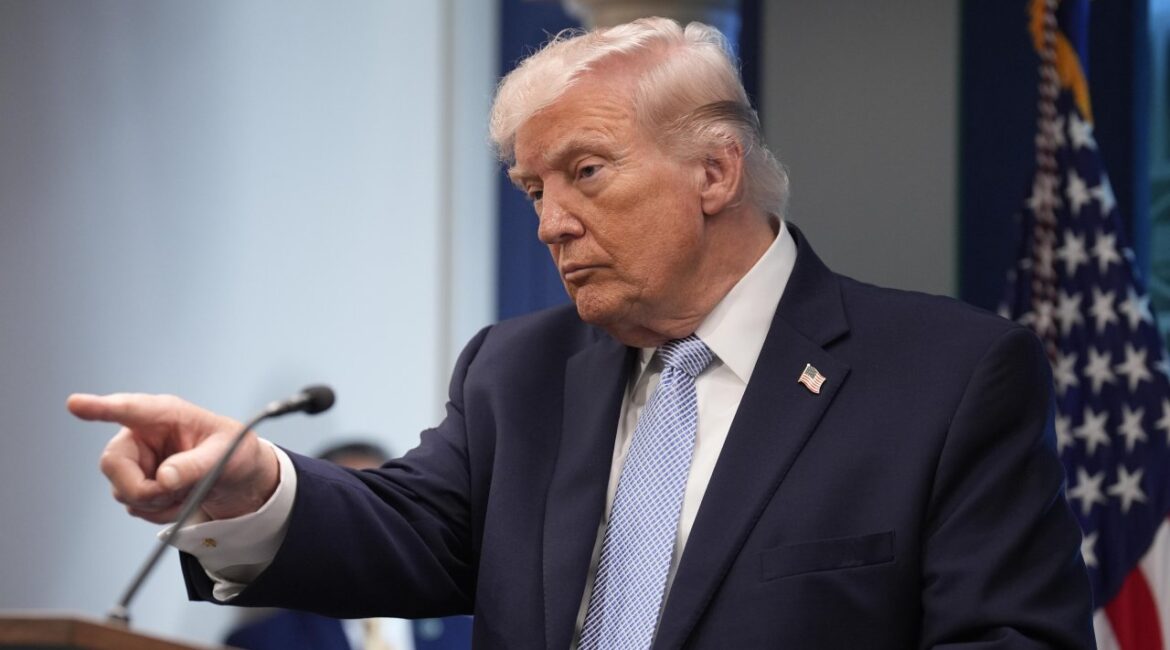 Трамп нагнетает эскалацию: Иран может быть уничтожен в одночасье