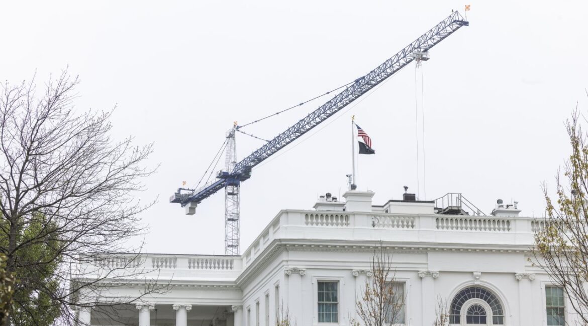 Суд разрешил Трампу построить бальный зал в Белом доме