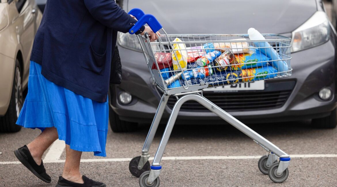 Инфляция в Великобритании подскочила до 3,3% из-за последствий войны в Иране