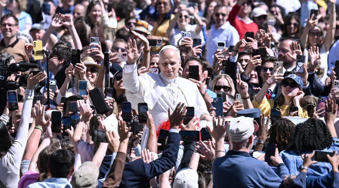 Пентагон объявил войну Папе Льву, который начал враждебные атаки на Трампа