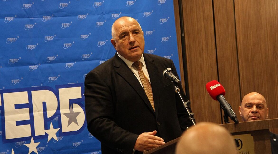 ГЕРБ с призывом к Дечеву сказать, из какой партии принадлежит водитель, заблокировавший "Хемус"