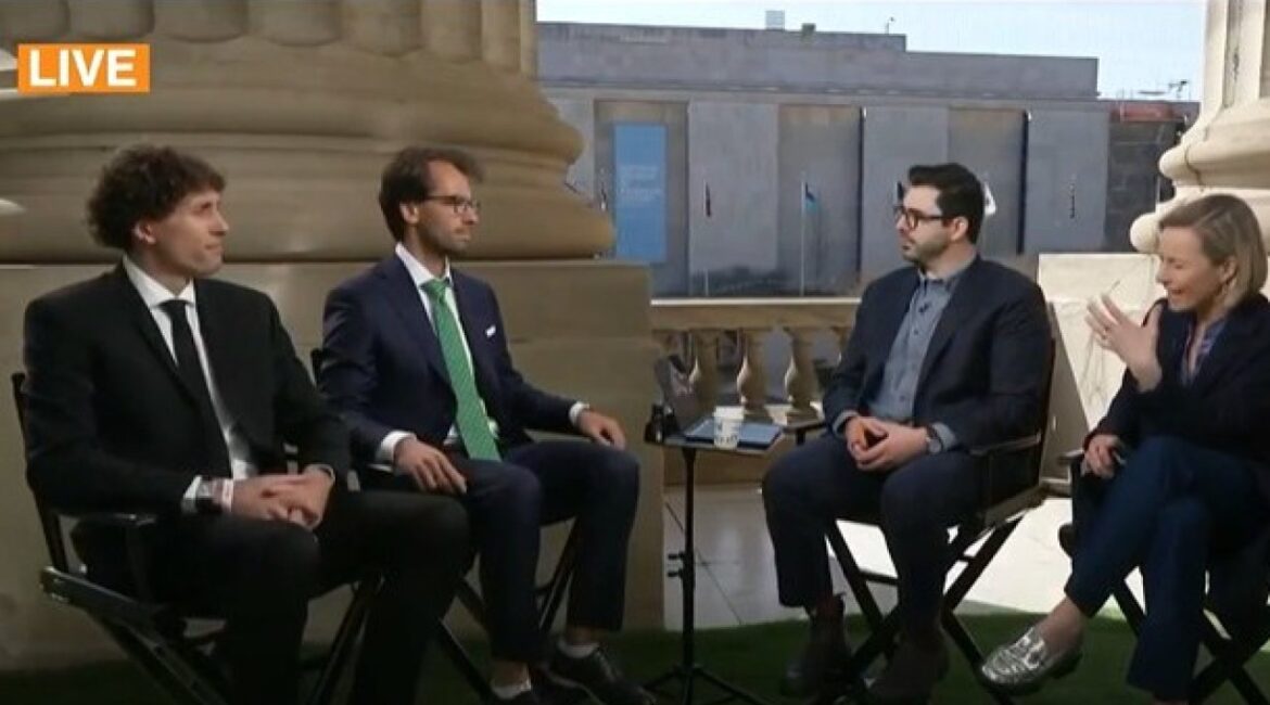 Новаторы и регуляторы в США вносят большие изменения в свою космическую программу