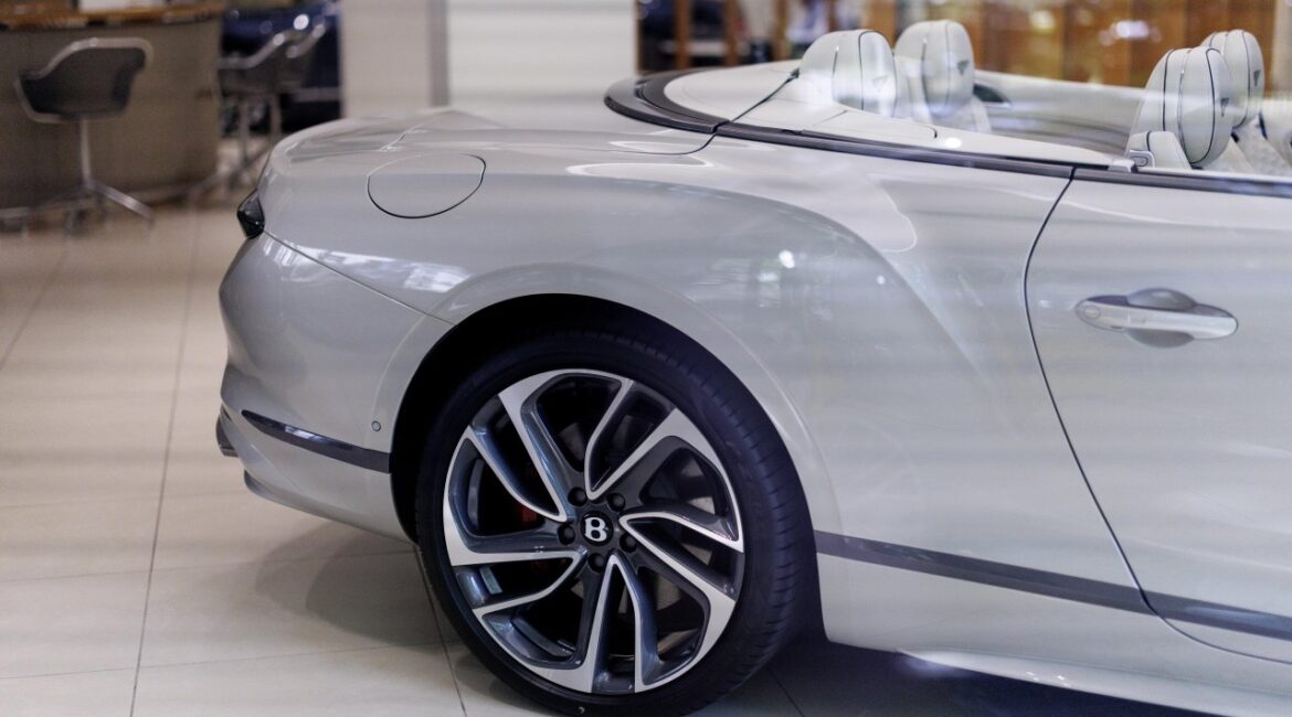 В Греции конфисковали 229 роскошных автомобилей на сумму более 10 миллионов евро.