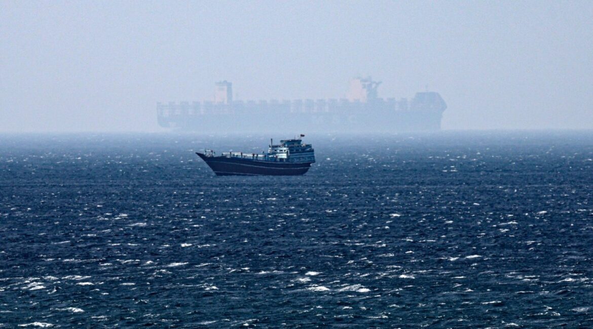 В отсутствие США Лондон берет на себя инициативу по открытию Ормузского пролива