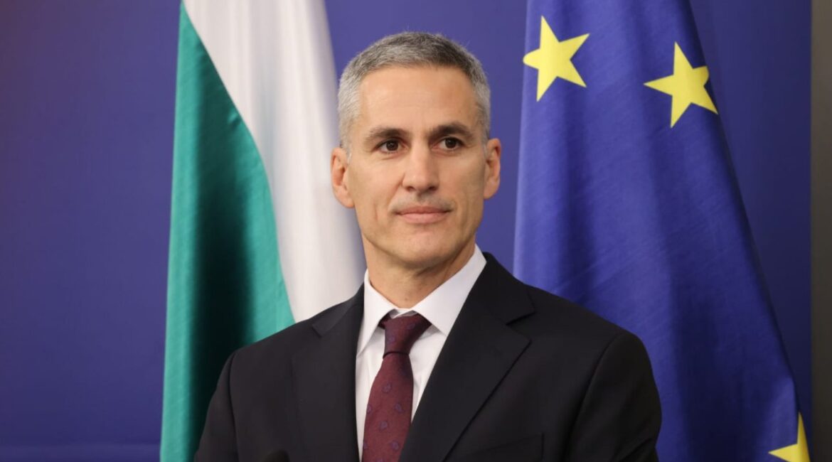 Гюров поздравил мадьяр: Мы видели, что происходит в Венгрии, наш момент приближается