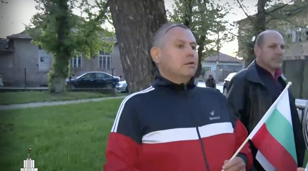 Славяново празднует победу Румена Радева