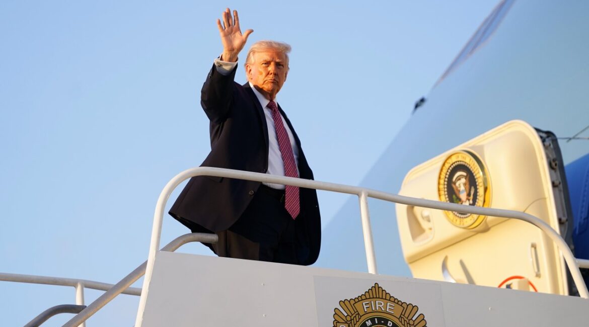 Трамп пригрозил Ирану ударами по электростанциям и мостам во вторник