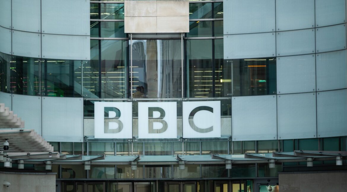 BBC сокращает 2000 рабочих мест