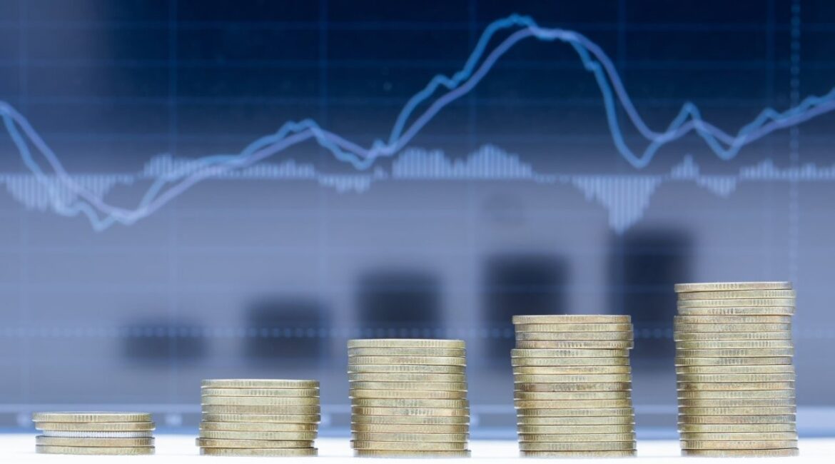 Минфин ожидает дефицит бюджета в марте в 1,5 млрд евро