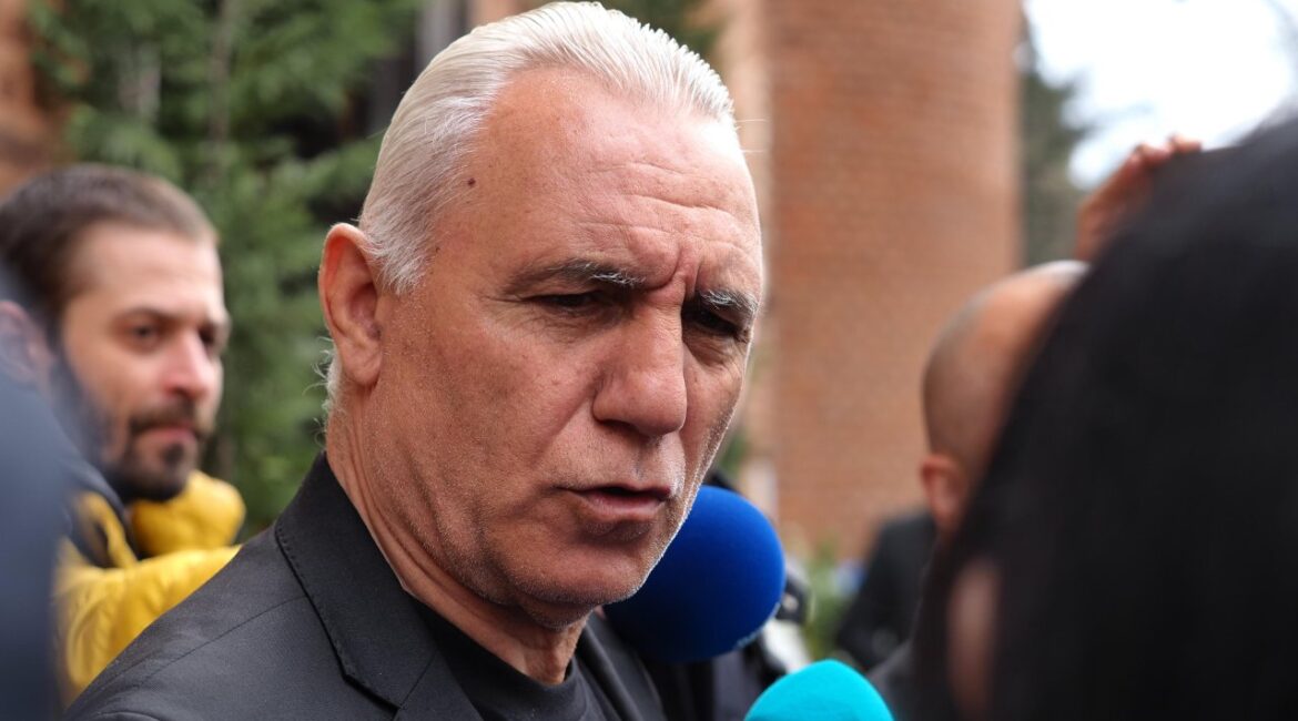 Ганди и Бербатов вслед за Стоичковым в престижном футбольном рейтинге