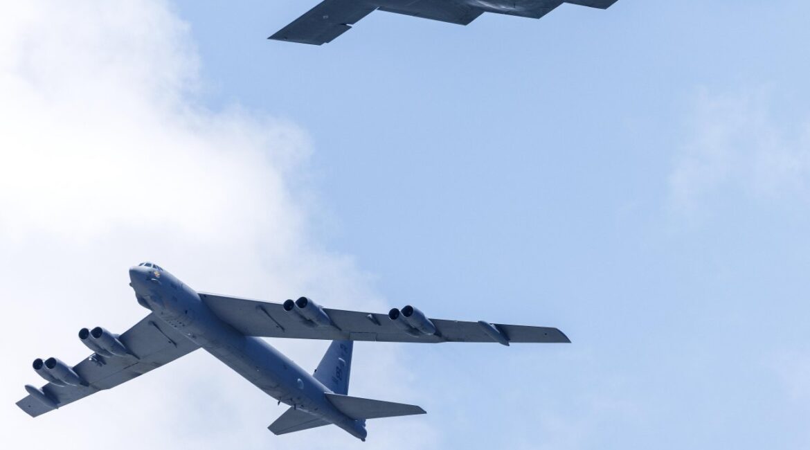 США модернизируют системы РЭБ на бомбардировщиках B-2