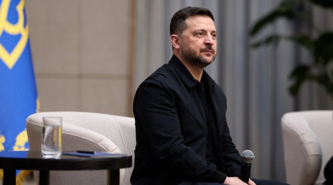 Владимир Зеленский: Пока у нас есть деньги и оружие, мы будем отвечать на российские удары