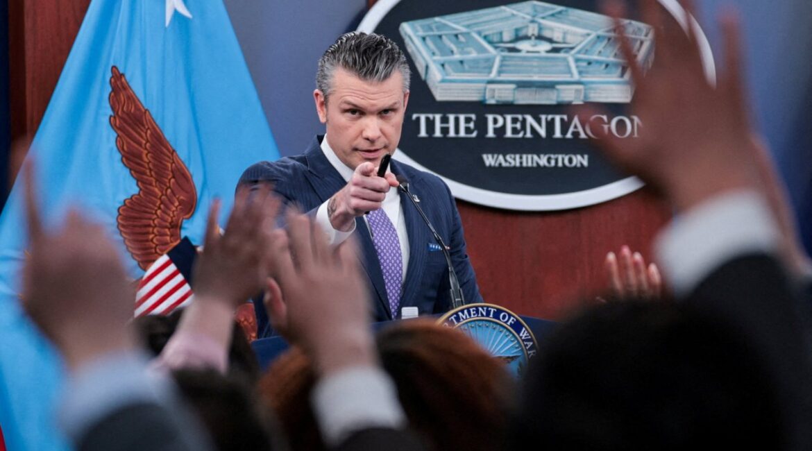 Пользуются ли близкие к Трампу войной в Иране, чтобы заработать деньги?