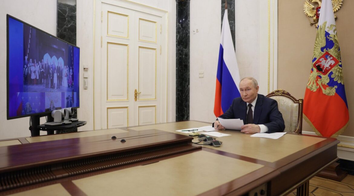 Путин: Россия может предложить миру безопасные логистические маршруты