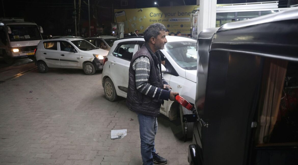 Индия увеличивает закупки российской нефти, несмотря на глобальное давление