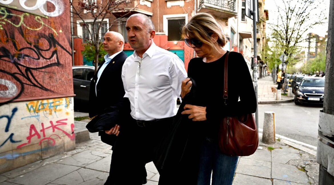 Вучич поздравил Радева с победой на парламентских выборах