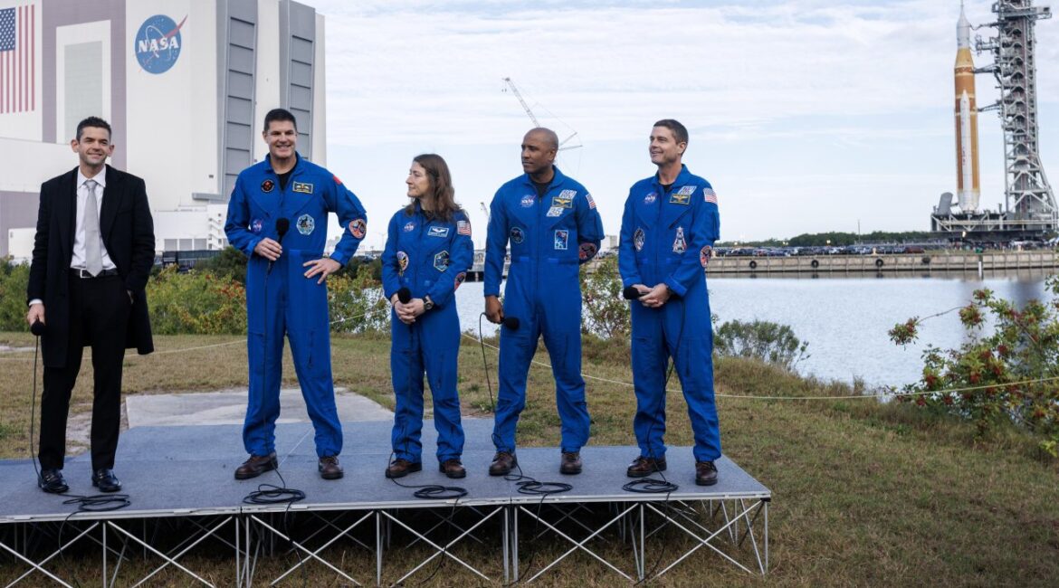 Космический корабль «Орион» теперь находится ближе к Луне, чем к Земле