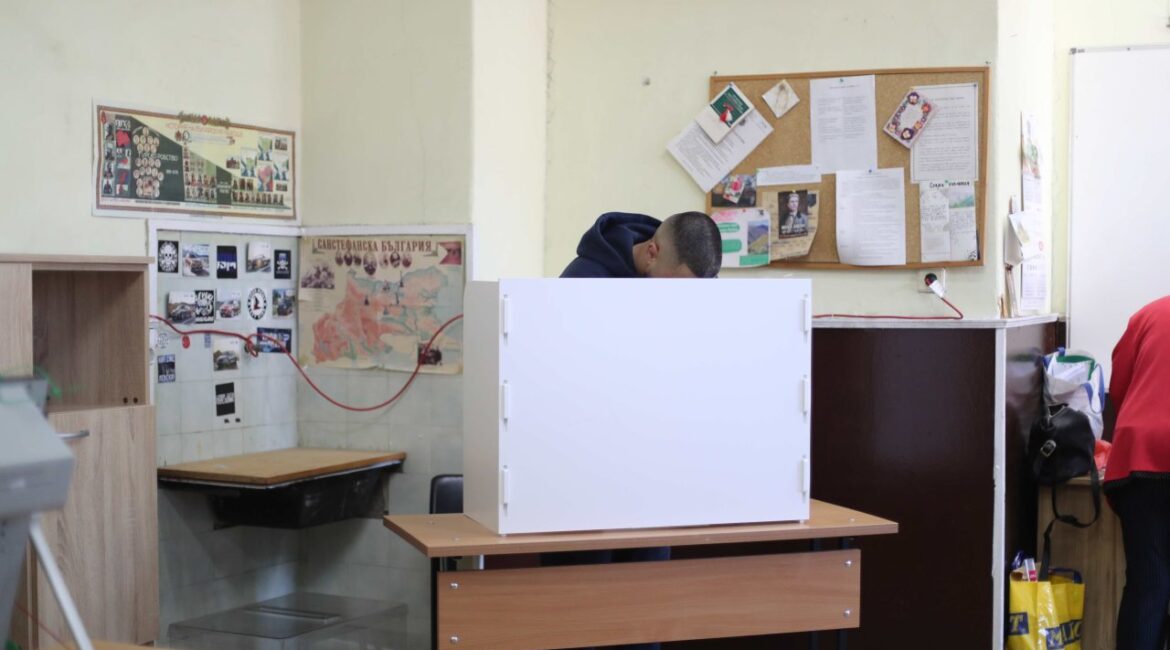 34,63% составила явка избирателей в 16:00.