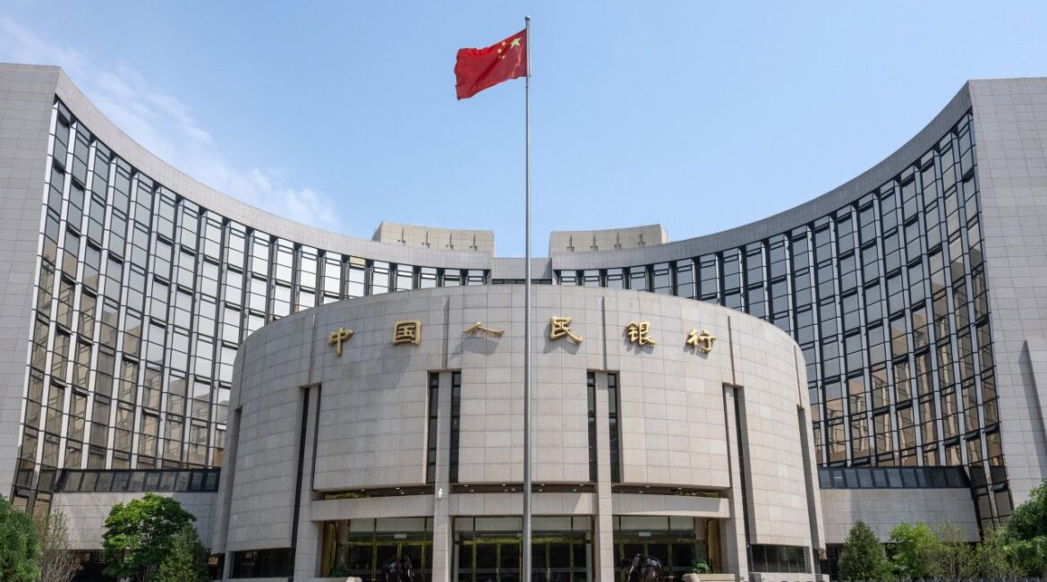Центральный банк Китая вливает больше средств в банковскую систему