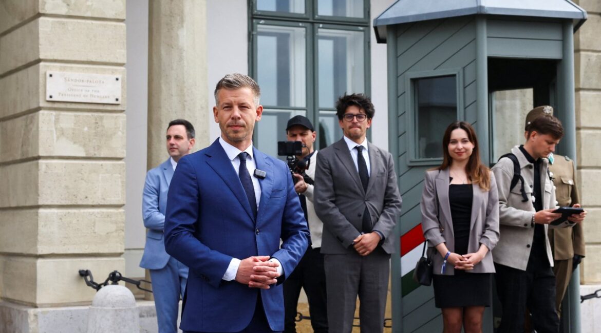 Петер Мадьяр потребовал отставки президента Венгрии