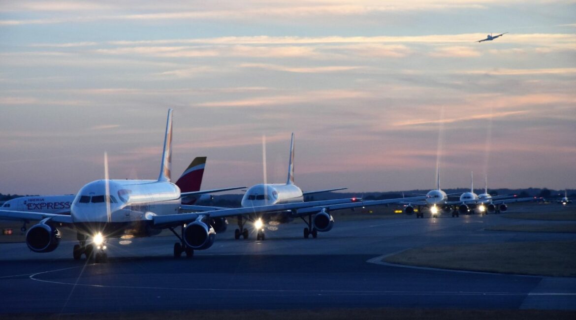 Прогноз: авиабилеты останутся дорогими как минимум до середины лета.